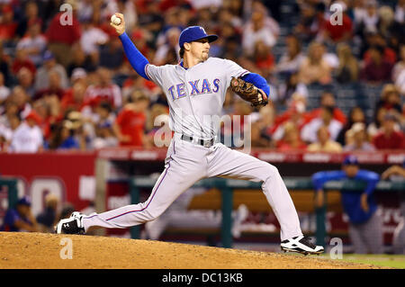 Anaheim, Kalifornien, USA. 6. August 2013. 6. August 2013 Anaheim, Kalifornien: Texas Rangers Entlastung Krug Tanner Scheppers (52) Stellplätze während der Major League Baseball Spiel zwischen den Texas Rangers und die Los Angeles Angels im Angel Stadium am 6. August 2013 in Anaheim, Kalifornien. Rob Carmell/CSM/Alamy Live-Nachrichten Stockfoto