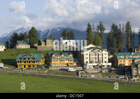 Hotels und Himalaja, Gulmarg, Jammu & Kaschmir, Indien Stockfoto