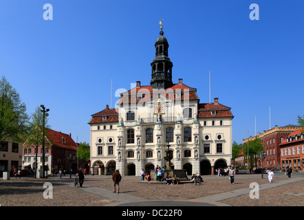 Luna-Fountain vor dem Rathaus am Marktplatz, Lüneburg, Lüneburg, Niedersachsen, Deutschland, Europa Stockfoto