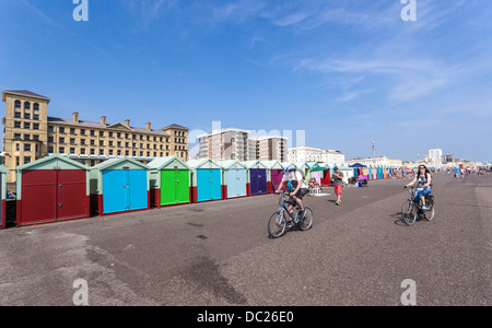 Zeile der Strand Hütten, Brighton, England, UK Stockfoto