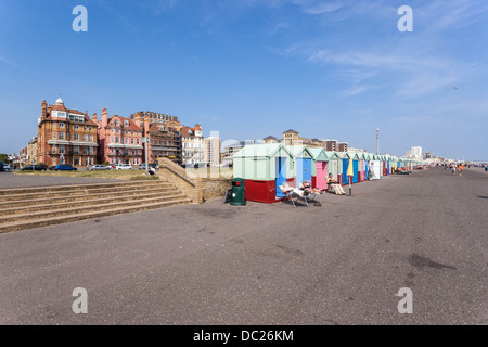 Zeile der Strand Hütten, Brighton, England, UK Stockfoto