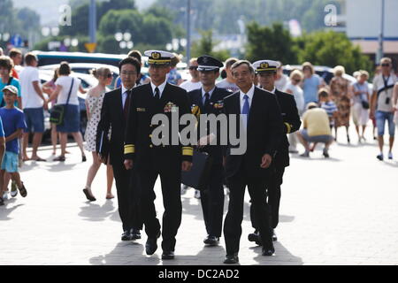 Gdynia, Polen 7. August 2013 polnische Minister der Verteidigung Tomasz Siemoniak besucht japanischen Self Defence Marine Schiff JMSDF Kashima in Gdynia Port Credit: Michal Fludra/Alamy Live News Stockfoto