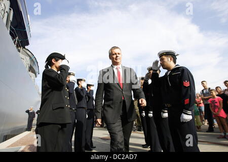 Gdynia, Polen 7. August 2013 polnische Minister der Verteidigung Tomasz Siemoniak besucht japanischen Self Defence Marine Schiff JMSDF Kashima in Gdynia Port Credit: Michal Fludra/Alamy Live News Stockfoto