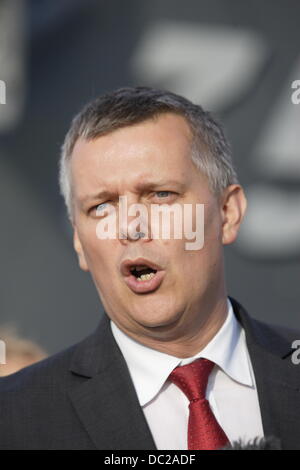 Gdynia, Polen 7. August 2013 polnische Minister der Verteidigung Tomasz Siemoniak besucht japanischen Self Defence Marine Schiff JMSDF Kashima in Gdynia Port Credit: Michal Fludra/Alamy Live News Stockfoto