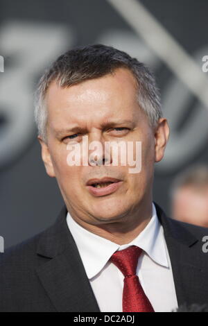 Gdynia, Polen 7. August 2013 polnische Minister der Verteidigung Tomasz Siemoniak besucht japanischen Self Defence Marine Schiff JMSDF Kashima in Gdynia Port Credit: Michal Fludra/Alamy Live News Stockfoto