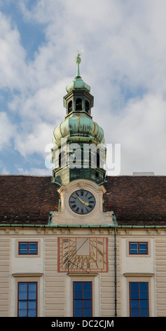 Der Clock Tower der Amalienburg, Hofburg Palast, Wien, Österreich. Stockfoto