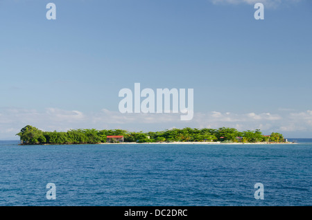 Belize, Stann Creek, Karibik, Sapodilla Cayes Marine Reserve. Winzige Insel Kalk Caye (aka Kalk Cay). Stockfoto