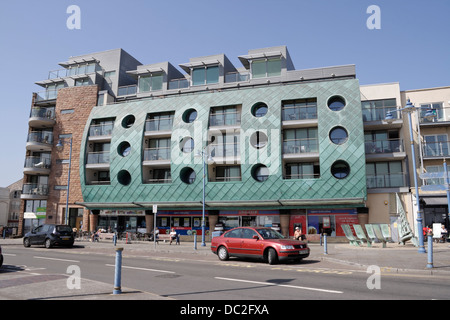 Esplanade House, Apartments am Meer, Porthcawl Wales UK, preisgekrönte Gebäude-Design-Architektur, walisisches Küstenresort. Britische Küste Stockfoto