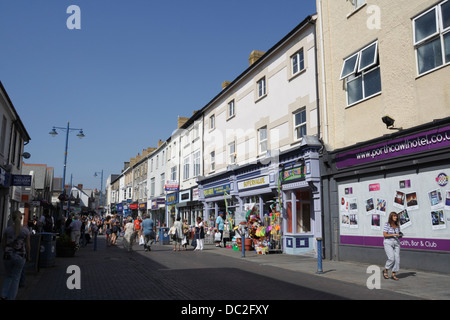 Shopping-Fußgängerzone in Porthcawl Wales Stockfoto