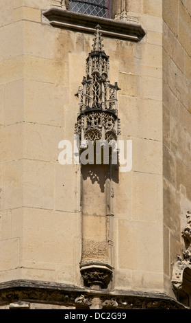 Eine gotische Statue Nische, Hôtel de Cluny, Paris, Frankreich. Stockfoto