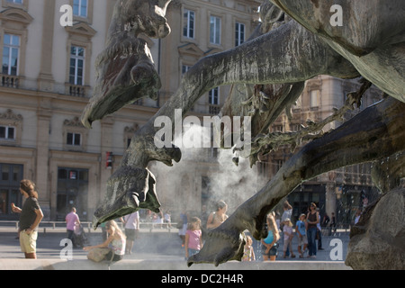 BARTHOLDI TERRAUX BRUNNEN PLATZ DES TERRAUX LYON RHONE ALPES FRANKREICH Stockfoto