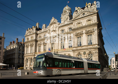 RATHAUS PLATZ DES TERRAUX LYON RHONE ALPES FRANKREICH Stockfoto