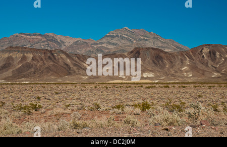 Palette des Künstlers im Death Valley in Kalifornien, ohne Wolken und blauer Himmel Stockfoto