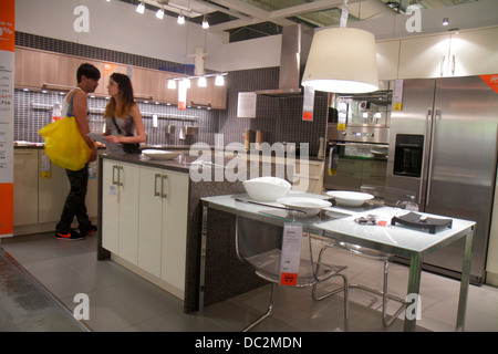 Sonnenaufgang In Florida, Fort Ft. Lauderdale, IKEA, Möbel, Shopping Shopper Shopper Shop Geschäfte Markt Märkte Markt Kauf Verkauf, ret Stockfoto