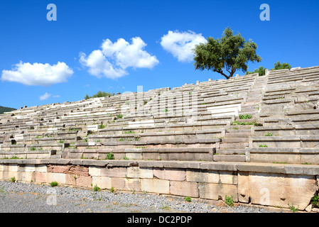 Die Stände im Stadion in antiken Messene (Messenien), Peloponnes, Griechenland Stockfoto