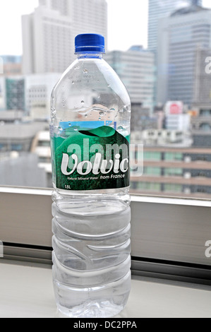 Volvic Mineralwasserflasche Shinjuku-Tokio Stockfoto