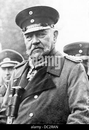 Porträt von Feldmarschall Paul von Hindenburg mit einem Eisernen Kreuz (ausgezeichnet am 1916. Dezember). Fotoarchiv für Zeitgeschichte Stockfoto