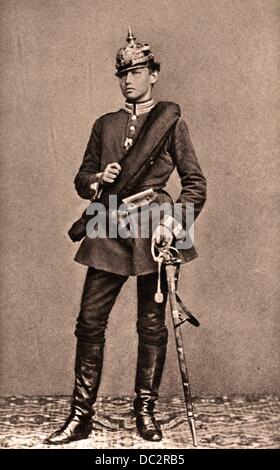 Auf der historischen Postkarte ist Paul von Hindenburg als Leutnant der 3. Foot Guards im Jahr 1866 dargestellt. Im selben Jahr kämpfte er in der Schlacht von Königgrätz. Fotoarchiv für Zeitgeschichte Stockfoto