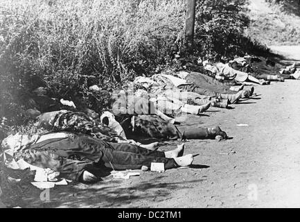 Die Sicht der Opfer des "Blutsonntags" in Bromberg (heute: Bydgoszcz) in Polen am 3. September 1939. Das Ereignis fand zwei Tage nach der Invasion der Deutschen gegen das Völkerrecht am 1. September 1939 in Polen statt. Die Nazi-Propaganda! Auf der Rückseite des Bildes ist vom 7. September 1939 datiert: "Auf die Morde an Geiseln in Bromberg. Unser Bild zeigt die Leichen der bestial ermordeten Geiseln, die kurz vor der Invasion der deutschen Truppen getötet wurden." Fotoarchiv für Zeitgeschichte Stockfoto