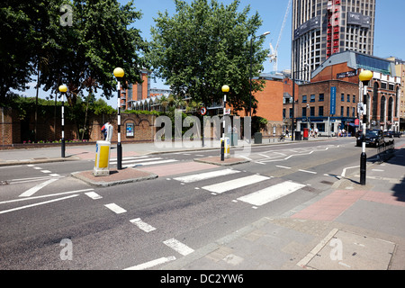 Benard Beacon Fußgängerüberweg über Straße in central London England UK Stockfoto