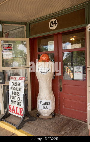 Main Street und ehemaligen Carter Erdnuss Lager 6. Mai 2013 in Plains, Georgia. Stockfoto