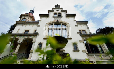 Abgebildet ist das Standesamt in Dresden-Blasewitz am 8. August 2013. Das Standesamt befindet sich in einem alten Herrenhaus ist das schönste Büro in ganz Deutschland, nach einer Experten-Jury des Awards"Hochzeit". Foto: OLE SPATA Stockfoto