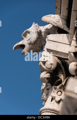 Wasserspeier an der Kuppel der Basilika Sacré Coeur, Paris, Frankreich Stockfoto