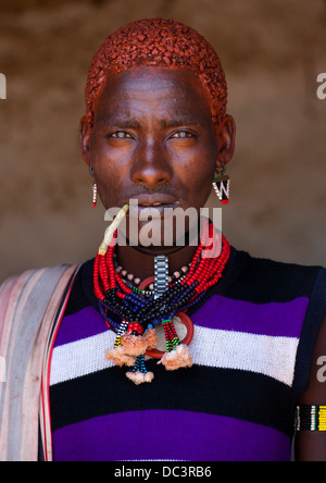 Hamer Mann mit roten Haaren, Turmi, Omo-Tal, Äthiopien Stockfoto