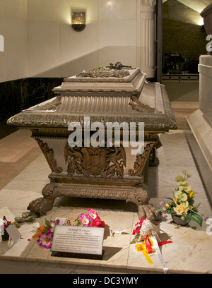 Sarkophag von Kaiserin Elisabeth von Österreich ("Sisi"), Kapuzinergruft, Wien, Österreich. Stockfoto