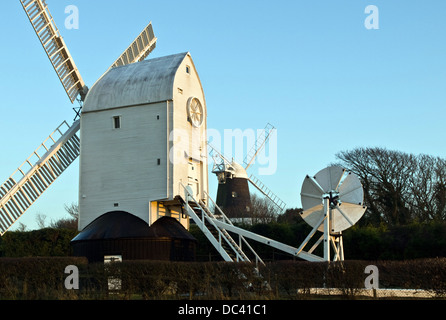 Jack und Jill, zwei Windmühlen, die auf den South Downs Clayton, Sussex stehen. Stockfoto