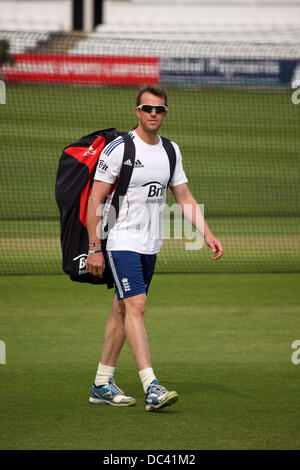 Durham, Großbritannien. 8. August 2013. Graeme Swann an Englands Trainingseinheit am Riverside Boden im Chester-le-Street. Die Session war das letzte Team Praxis vor der 4. Investec Asche Testspiel zwischen England und Australien. © whyeyephotography.com Stockfoto