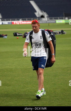 Durham, Großbritannien. 8. August 2013. Jonny Bairstow an Englands Trainingseinheit am Riverside Boden im Chester-le-Street. Die Session war das letzte Team Praxis vor der 4. Investec Asche Testspiel zwischen England und Australien. © whyeyephotography.c Stockfoto