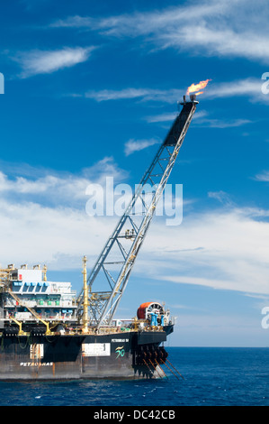 FPSO Oil Rig Schiff Petrobras 50 Arbeiten in Campos-Becken, Offshore-Rio De Janeiro, Brasilien. Stockfoto