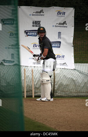 Durham, Großbritannien. 8. August 2013. Steve Smith in den Netzen an Australiens Trainingseinheit auf dem Emirates Durham International Cricket Ground in Chester-le-Street. Die Session war das letzte Team Praxis vor der 4. Investec Asche Testspiel zwischen England und Australien. Bildnachweis: Stuart Forster/Alamy Live-Nachrichten Stockfoto