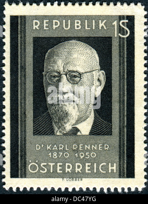 Österreich - ca. 1951: Briefmarke gedruckt in Österreich, Tod von Präsident Karl Renner. Dr. Renner, ca. 1951 Stockfoto