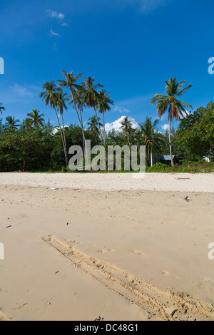 Einsamen Strand in der Nähe von Ao Nang in Krabi Provinz, Thailand Stockfoto