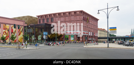 Einkaufszentrum Alexa am Alexanderplatz Stockfoto