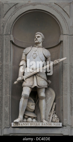 Statue von Lodovico de Medici (Giovanni Dalle Bande Nere) von Temistocle Guerrazzi, Uffizien, Florenz, Italien. Stockfoto