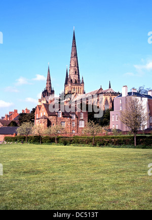 Kathedrale der Heiligen Jungfrau Maria und St. Chad, Lichfield, Staffordshire, England, UK, Westeuropa. Stockfoto