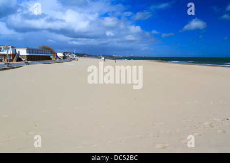 Sonnentag am Sandbanks Beach Dorset England UK Stockfoto