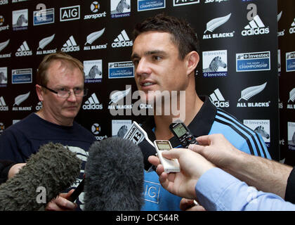 Wellington, Neuseeland. 9. August 2013. Daniel Carter von den All Blacks spricht bei Medien Stand up vor ihrem ersten Spiel der Investec Rugby-Meisterschaft. Carter wird auch seine ausgedehnte Pause vom Rugby nach der All Blacks European Tour im November bestätigt. Bildnachweis: Aktion Plus Sport/Alamy Live-Nachrichten Stockfoto