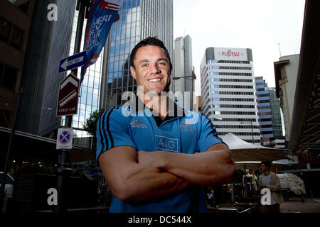 Wellington, Neuseeland. 9. August 2013. Daniel Carter von den All Blacks spricht bei Medien Stand up vor ihrem ersten Spiel der Investec Rugby-Meisterschaft. Carter wird auch seine ausgedehnte Pause vom Rugby nach der All Blacks European Tour im November bestätigt. Bildnachweis: Aktion Plus Sport/Alamy Live-Nachrichten Stockfoto