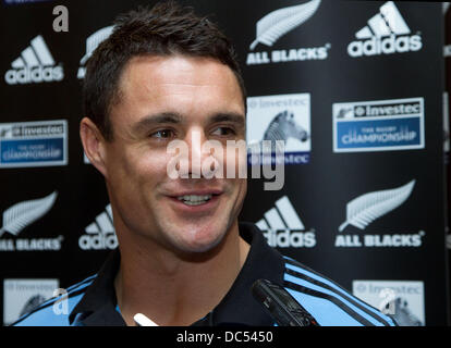 Wellington, Neuseeland. 9. August 2013. Daniel Carter von den All Blacks spricht bei Medien Stand up vor ihrem ersten Spiel der Investec Rugby-Meisterschaft. Carter wird auch seine ausgedehnte Pause vom Rugby nach der All Blacks European Tour im November bestätigt. Bildnachweis: Aktion Plus Sport/Alamy Live-Nachrichten Stockfoto