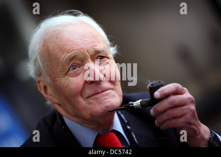 Labour Party Conference Manchester 2008. Tony Benn abgebildet in der Nähe von Albert Square. Stockfoto