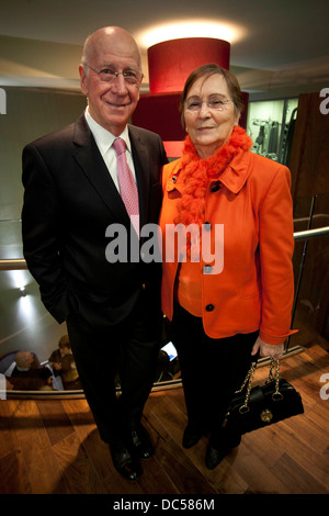 Sir Bobby Charlton und Frau Norma Stockfoto