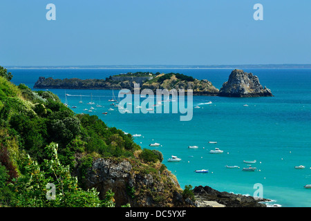 Rimains Insel und Rock von Cancale, Costa Smeralda (Cancale, Bretagne, Frankreich). Stockfoto