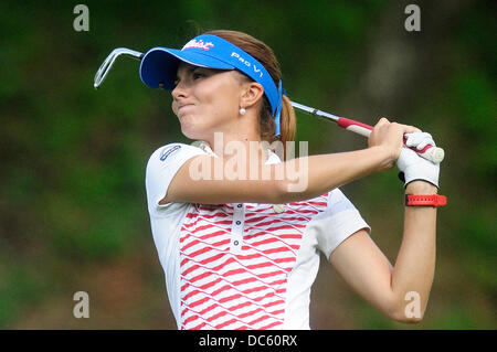 Dysina, in der Nähe von Pilsen, Tschechische Republik. 9. August 2013. Klara Spilkova (CZE), Pilsen Golf Masters 2013 Turnier in Dysina, in der Nähe von Pilsen, Tschechische Republik, Freitag, 9. August 2013. Tschechische Republik richtet ein Turnier der besten Europäischen Berufswettbewerb Ladies European Tour. (CTK Foto/Petr Eret) Bildnachweis: CTK/Alamy Live-Nachrichten Stockfoto