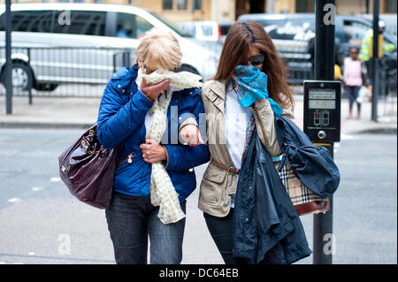 London, UK - 9. August 2013: Domenico Rancadores Frau Anne und Tochter Daniela Skinner, erscheinen heute in Westminster Magistrates' Court in London. Bildnachweis: Piero Cruciatti/Alamy Live-Nachrichten Stockfoto