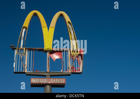 HURRIKAN-SCHÄDEN-MC DONALDS SCHILD GALVESTON ISLAND TEXAS USA Stockfoto