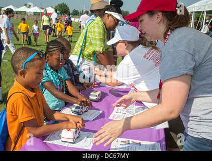 Der jährliche Tag der Metro Detroit Jugend bietet Spiele, Nahrung, Bildung und Unterhaltung für mehr als 30.000 Kinder. Stockfoto